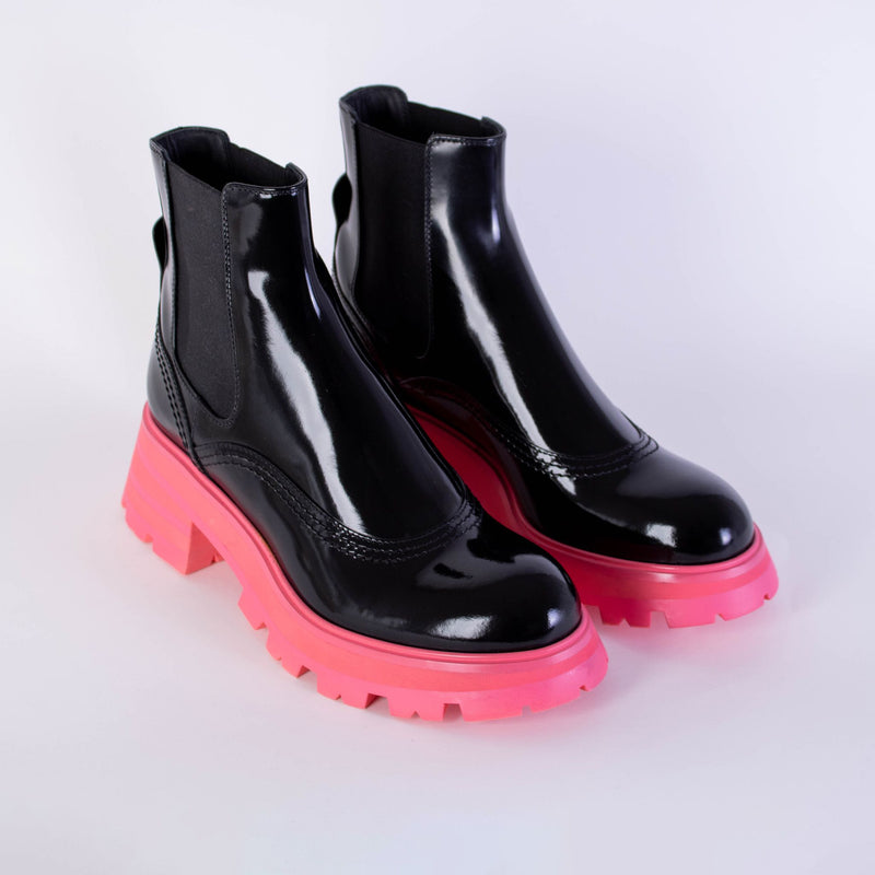 Alexander McQueen Fluo Pink Sole Chelsea Boots